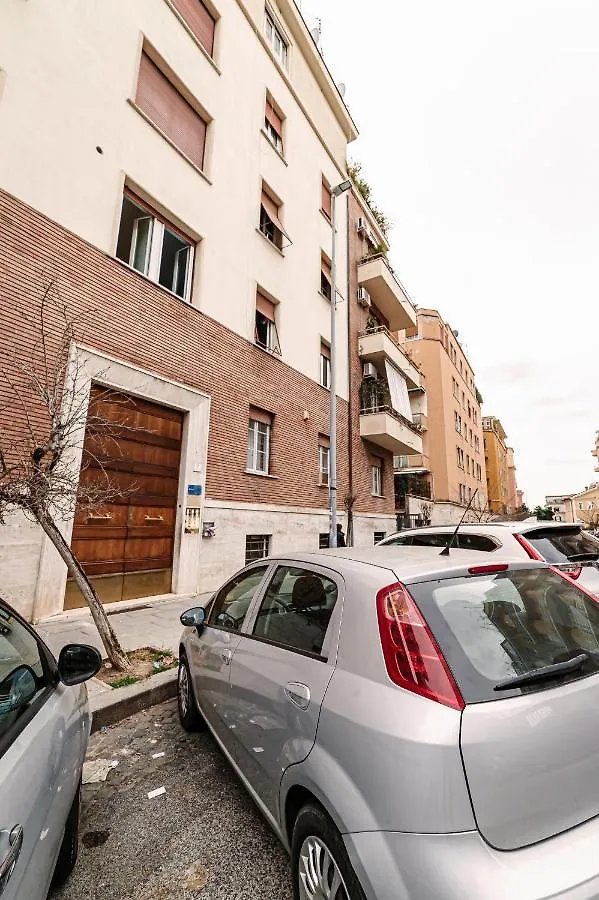 Amly Mary Roof Garden Apartment Rome Italy